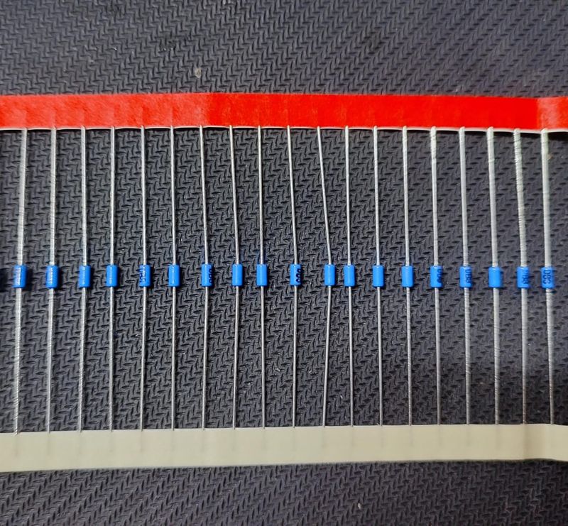 DB3 DO-35 SEMTECH Diac 32V ETA1044 — view 1