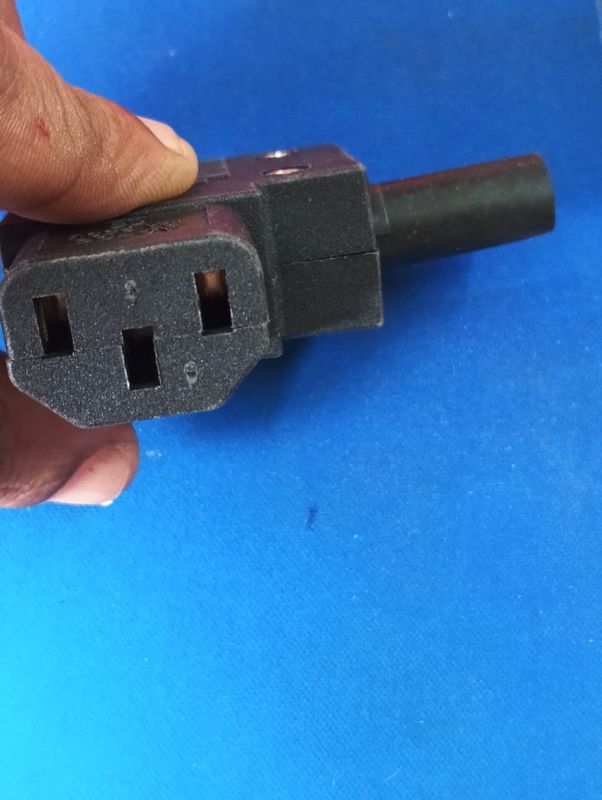 FEMALE CABEL MOUNT SOCKET L TYPE 10A 250V CONNECTOR ET11175 — view 3