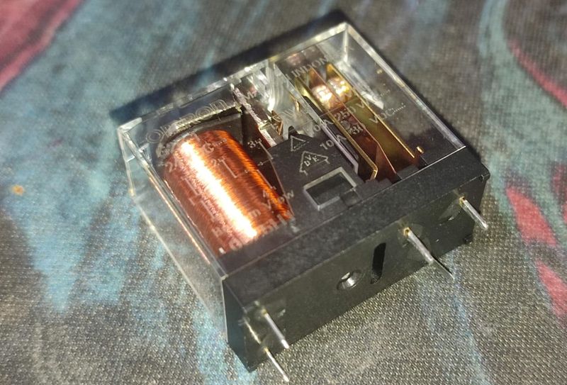 G2R-1-DC24 OMRON 24V 10A SPDT Relay 28.8x12.7mm ETD11296 — view 2