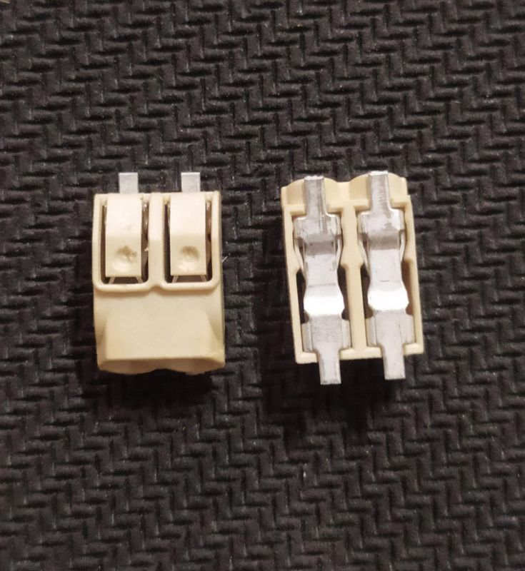 2060 2 Pin SMD Terminal Connector pitch 4mm ET7539 — view 1