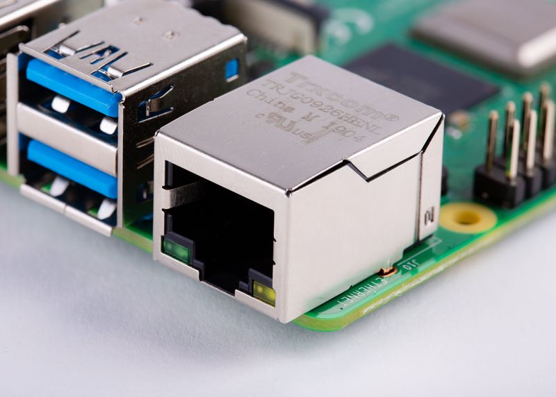 Raspberry Pi 4 Model B 4GB (In Stock) — view 3