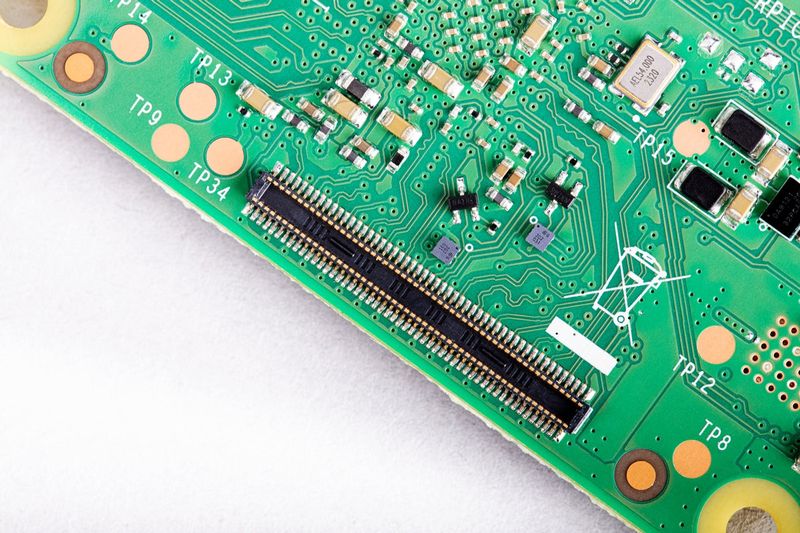 Compute Module 4- CM4101016- 1GB Ram-16GB eMMC- Wire Less — view 3